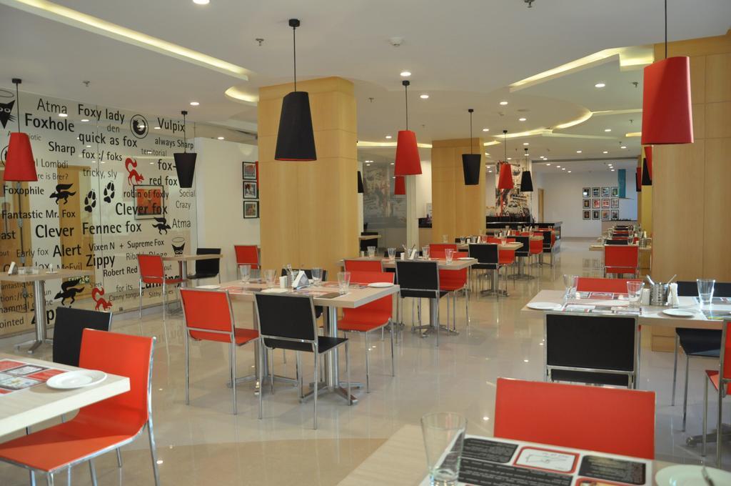 Red Fox Hotel, Chandigarh Exterior photo